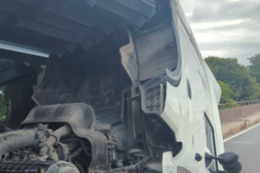 M6 delays near Birmingham after HGV sheds steel load